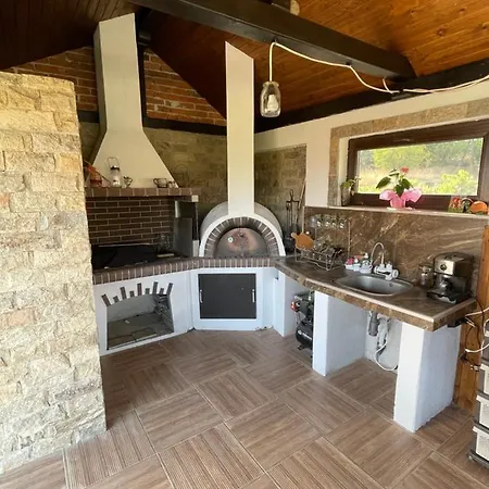 Pensión на мечка Oborishte