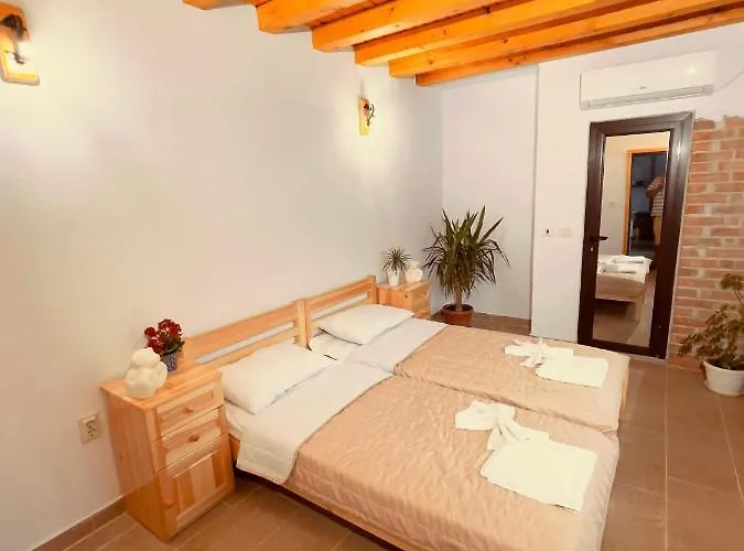 ゲストハウス на мечка *